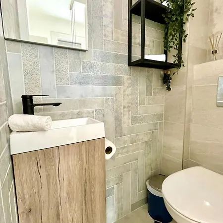 Premium W 2 Double Beds And Sofabed *