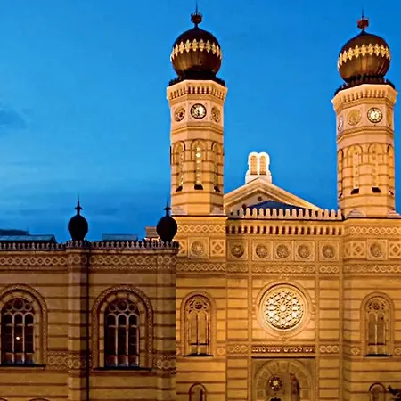 Premium W 2 Double Beds And Sofabed *