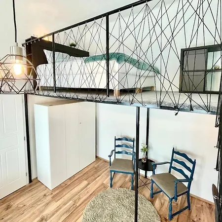 Premium W 2 Double Beds And Sofabed ブダペスト