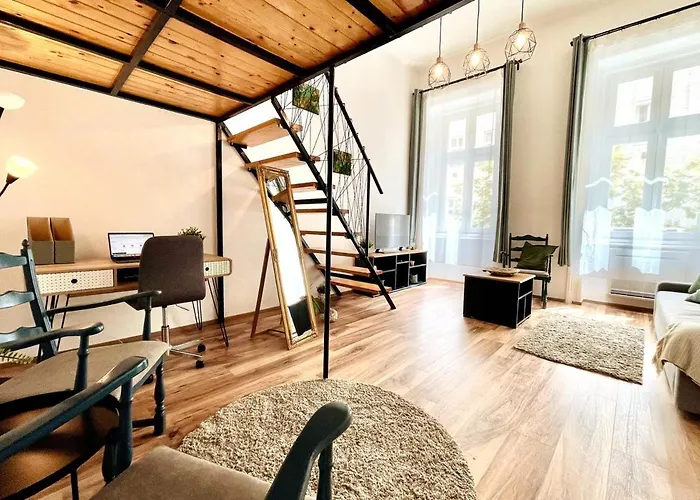 Premium W 2 Double Beds And Sofabed 布达佩斯