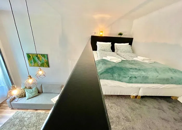 Premium W 2 Double Beds And Sofabed *