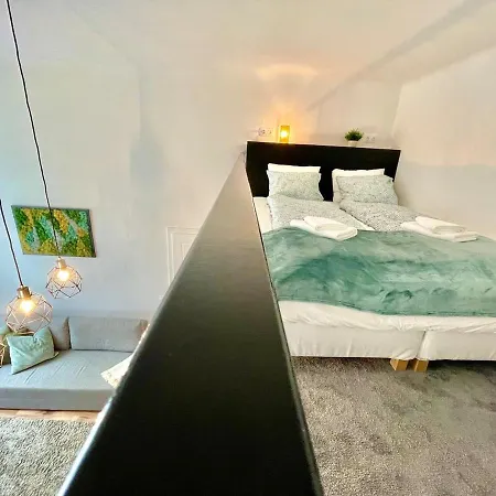 Premium W 2 Double Beds And Sofabed *