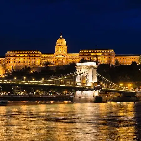 Apartment Premium W 2 Double Beds And Sofabed Budapest
