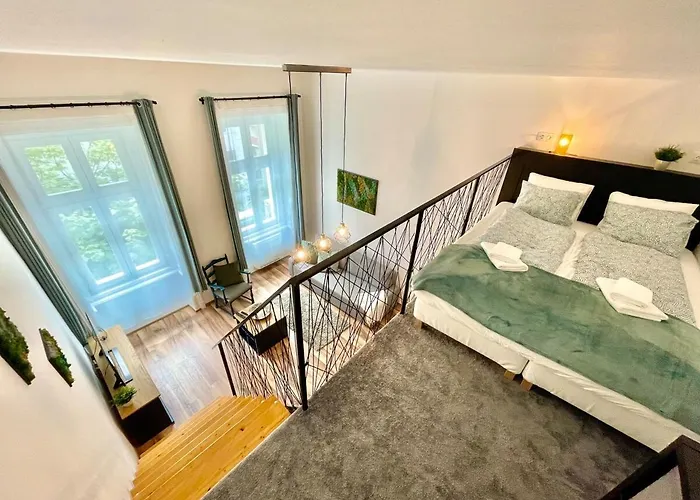 Premium W 2 Double Beds And Sofabed Budapest