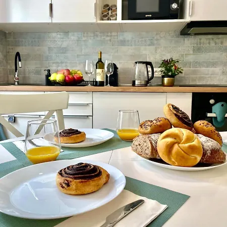 Premium W 2 Double Beds And Sofabed Appartamento Budapest