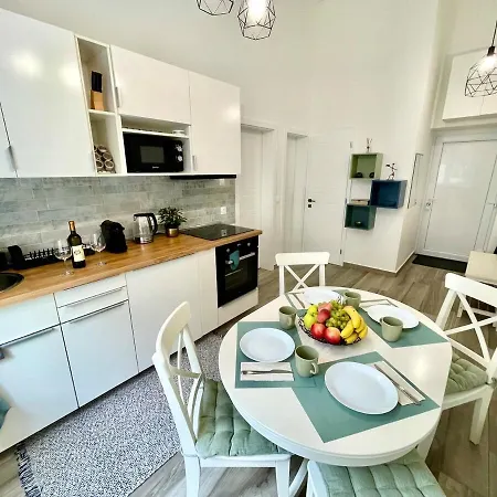 Apartment Premium W 2 Double Beds And Sofabed Budapest