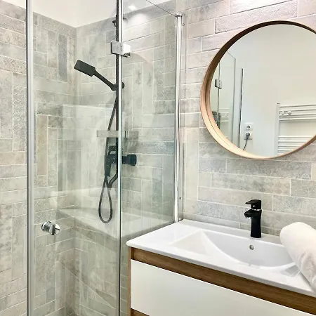 Apartment Premium W 2 Double Beds And Sofabed